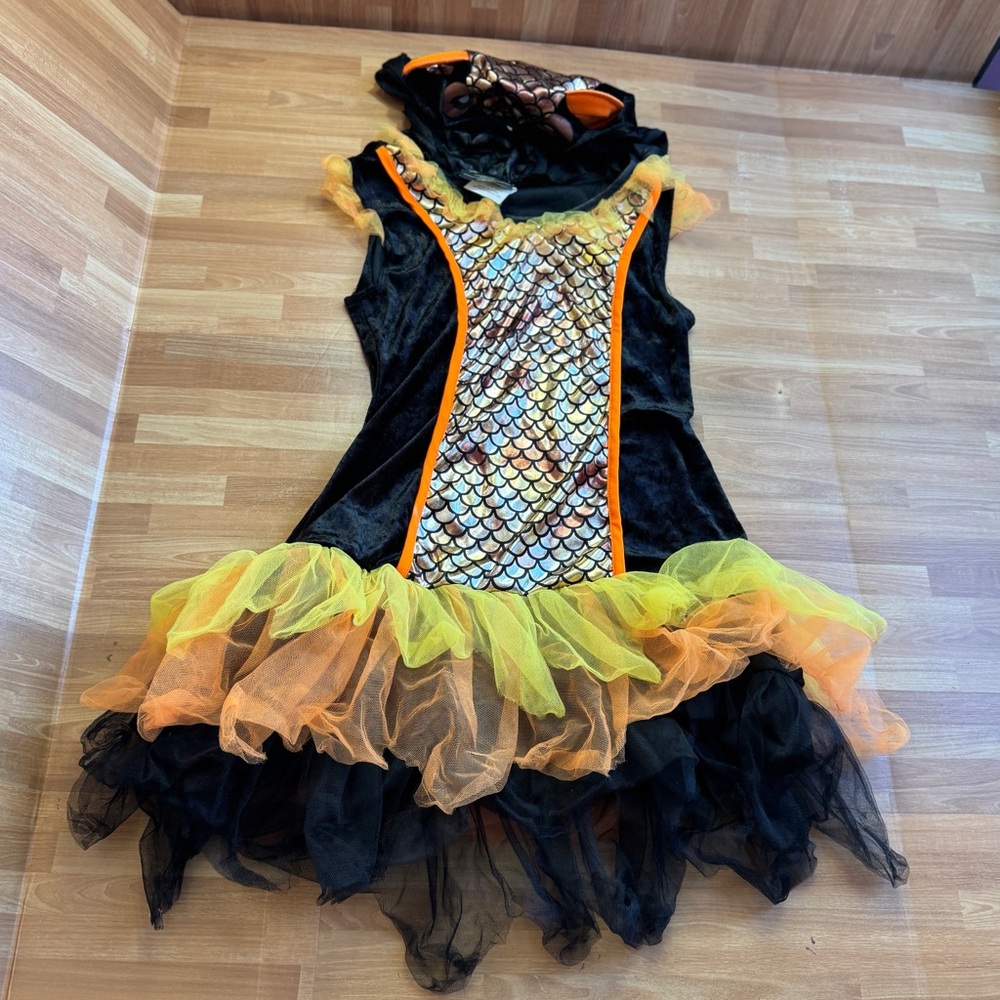 Strangling Halloween owl dress size 12/14 black and orange fancy costume